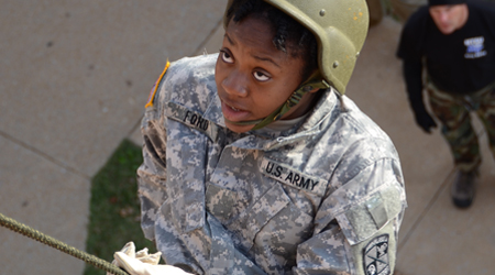 ROTC uses rappelling to recruit new students – MTSU News