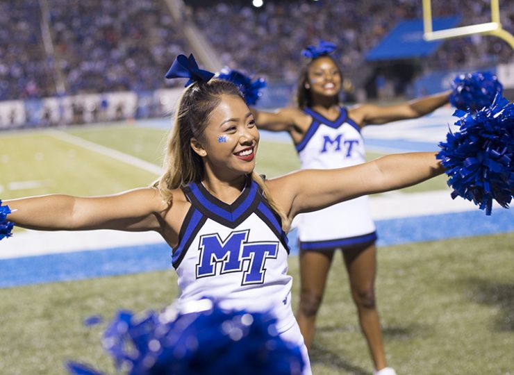 MTSU cheerleading team conducts alumni homecoming event, fall clinic ...