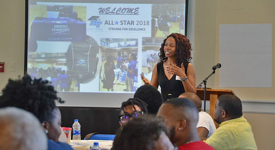 Brelinda Johnson, manager of the MTSU Scholars Academy, speaks to academy mentors during a training session Aug. 8 inside the Tom H. Jackson Building. (MTSU photo by K. Simpson)