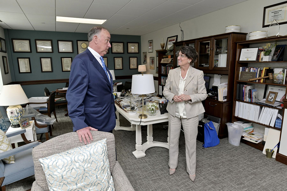 MTSU Board of Trustees Chairman Steve Smith, left, talks to State Rep. Susan Lynn about growth and progress the university is making March 12 during the MTSU Day on the Hill in the Cordell Hull Building at the capitol in Nashville, Tenn. Lynn, who represents Wilson County, shared about “having a soft spot” for MTSU because her son Michael Lynn graduated from and daughter Grace Douchette attended the Murfreesboro university (MTSU photo by Andy Heidt)
