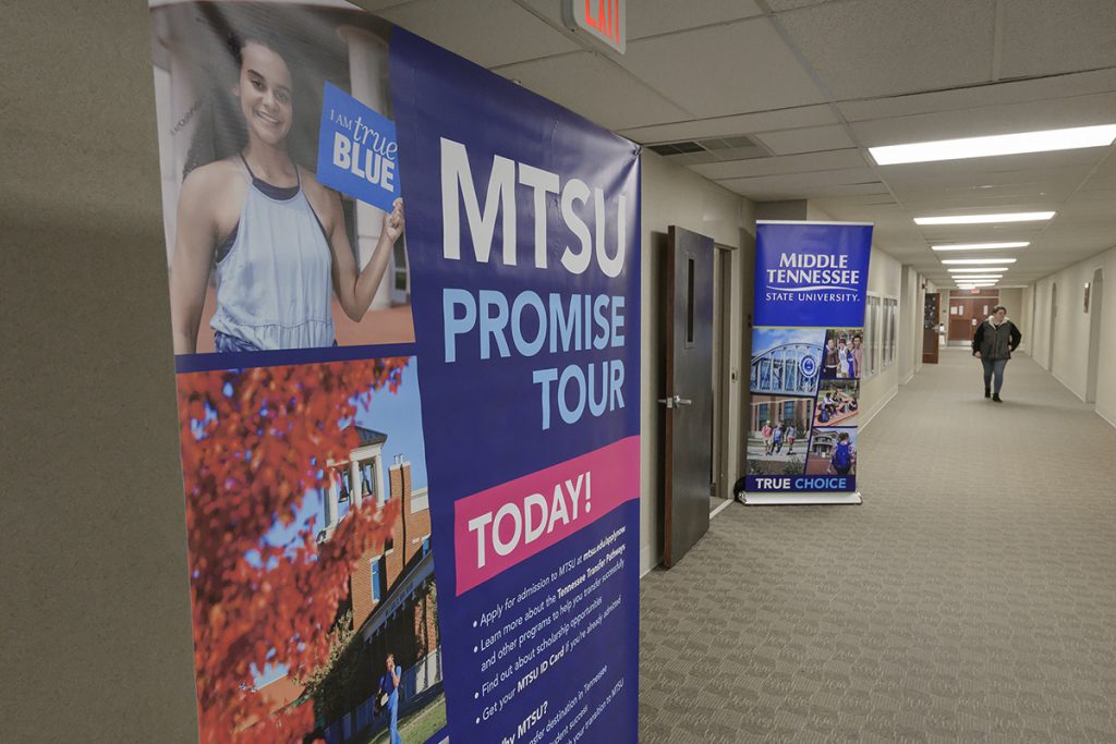 Prospective transfer students can follow the signs to any of the upcoming “MTSU Promise Tour” events at community colleges across Tennessee from Jan. 24 through Feb. 9. MTSU admissions transfer staff will assist with the transfer process at Motlow State in Smyrna, Volunteer State in Gallatin, Columbia State, Pellissippi State in Knoxville, Cleveland State, Chattanooga State, Nashville State, Jackson State and Dyersburg State. Each Promise Tour event will be held from 10 a.m. to 1 p.m. local time. (MTSU file photo by Andy Heidt)