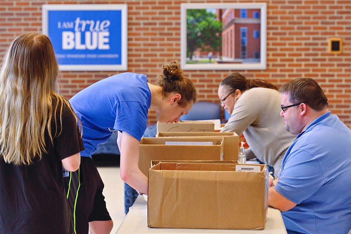 Mtsu Distributes Laptops Hotspots To Help Students With Remote
