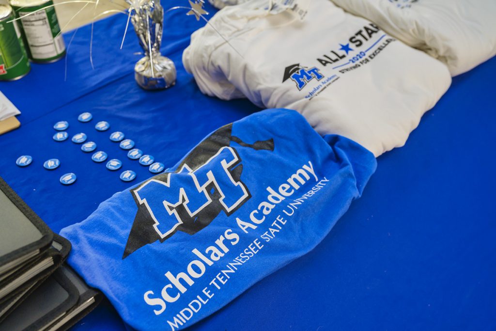 Rewards for Summer 2020 Scholars Academy participants included notebooks, T-shirts and more. (MTSU photo by Andy Heidt)