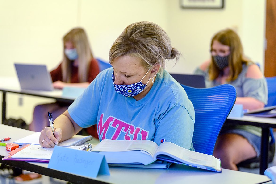MTSU student Kate Radinger was among those returning to campus for the first day of classes for the Fall 2020 semester following a summer of all remote courses because of the coronavirus pandemic. MTSU offered a mix of hybrid course deliveries for fall and will do so again for Spring 2021 for an anticipated return to mostly in-person classes for Fall 2021. (MTSU photo by J. Intintoli)