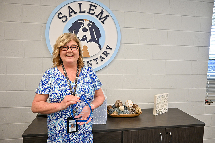 Middle Tennessee State University’s College of Education presented Lori Chew, special education teacher at Salem Elementary School, a Mentor Teacher of Excellence Award for her superb mentorship of education students at the school front office in Murfreesboro, Tenn., on April 26, 2022. (MTSU photo by Stephanie Barrette)