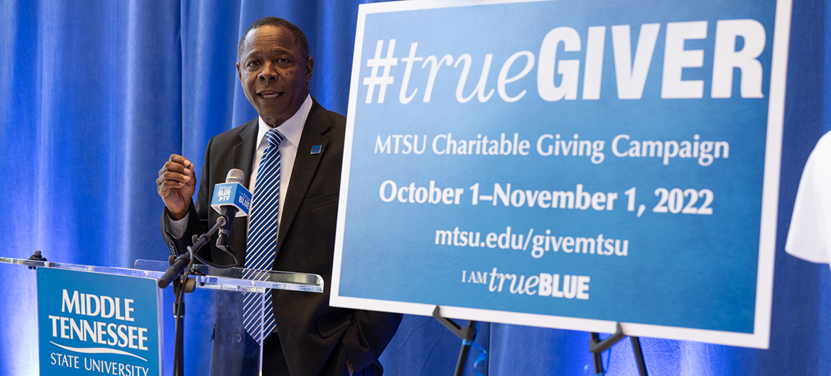 MTSU President Sidney A. McPhee encourages university faculty and staff to contribute to this year’s Employee Charitable Giving Campaign during a kickoff Tuesday, Sept. 27, in the lobby of the Cope Administration Building. The campaign runs from Oct. 1 until Nov. 1. (MTSU photo by James Cessna)
