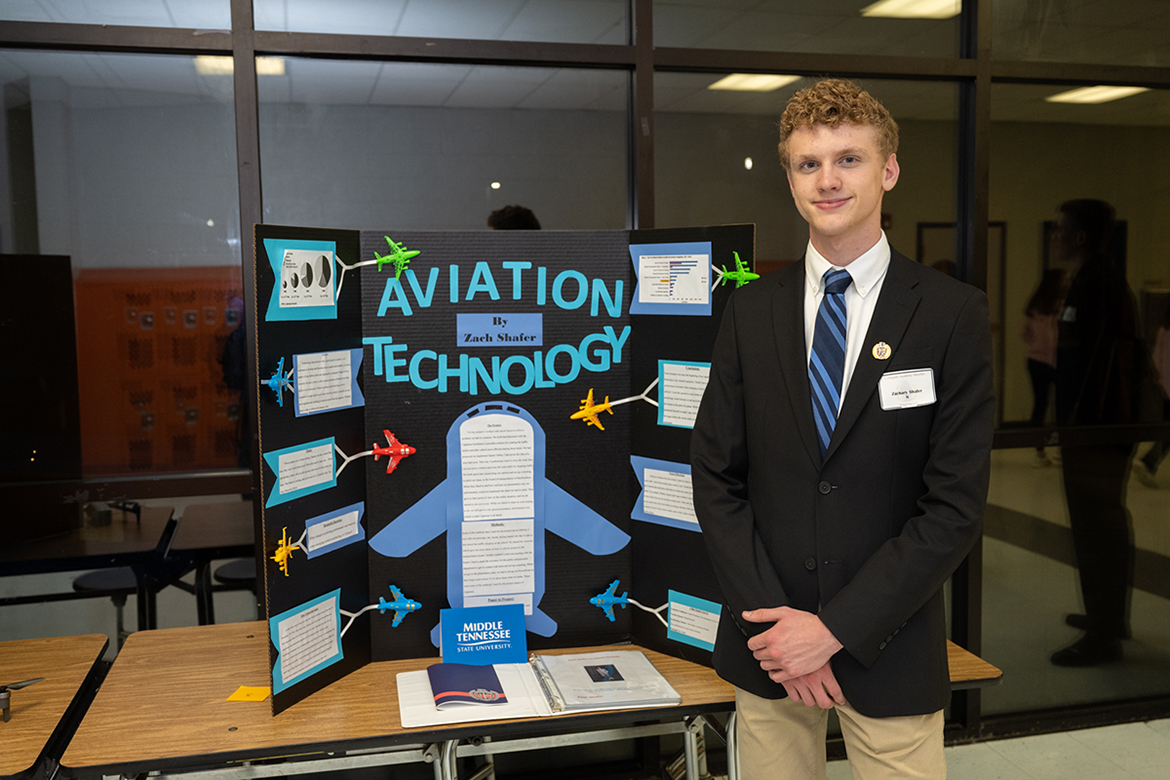 fall 2022 Blackman Collegiate Academy capstone project. BCA held its year-end symposium Dec. 7. One day later, Shafer and his family visited the MTSU Department of Aerospace on campus and the Flight Operations Center at Murfreesboro. MTSU is one of the school.s Shafer is considering for college. (MTSU photo by James Cessna)