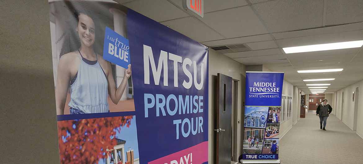 Prospective transfer transfer students can follow the signs to any of the upcoming “MTSU Promise Tour” events at community colleges across Tennessee from Jan. 24 through Feb. 9. MTSU admissions transfer staff will assist with the transfer process at Motlow State in Smyrna, Volunteer State in Gallatin, Columbia State, Pellissippi State in Knoxville, Cleveland State, Chattanooga State, Nashville State, Jackson State and Dyersburg State. Each Promise Tour event will be held from 10 a.m. to 1 p.m. local time. (MTSU file photo by Andy Heidt)