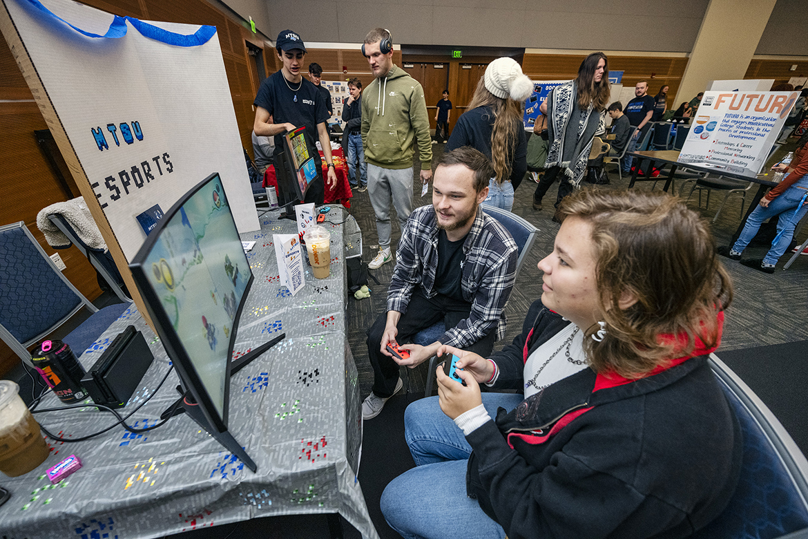 Middle Tennessee State University freshman Mars Alcantar, right, and junior Gatlin Murr, president of MTSU E-Sports, play Mario Kart on Nintendo Switch during the Spring Student Organization Fair in the Student Union Ballroom on Wednesday, Jan. 25. More than 200 students attended and met with nearly 100 student organizations. (MTSU photo by Andy Heidt)