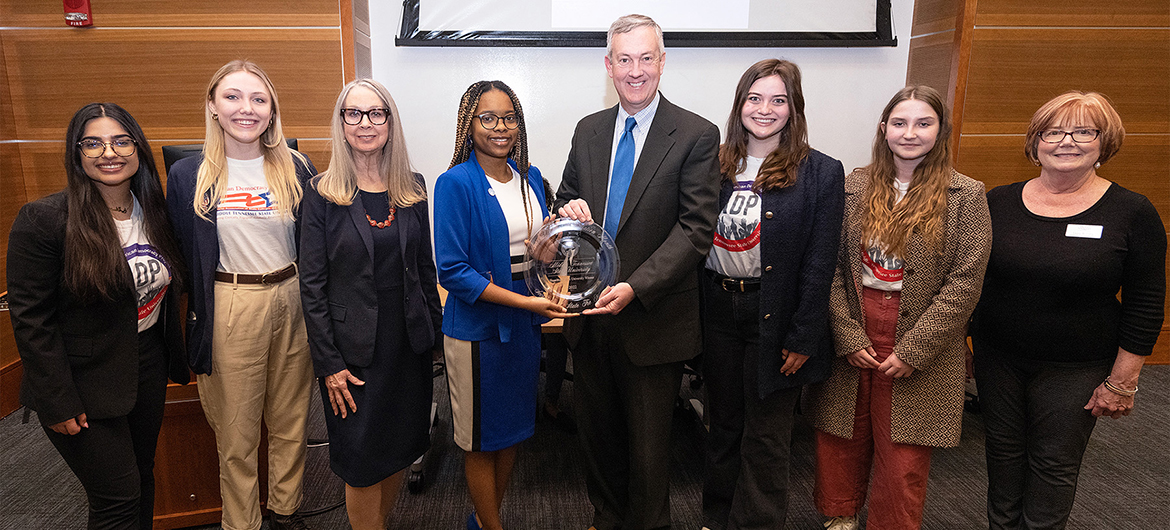 Tennessee Secretary of State presents MTSU students, staff with award for voter registration win