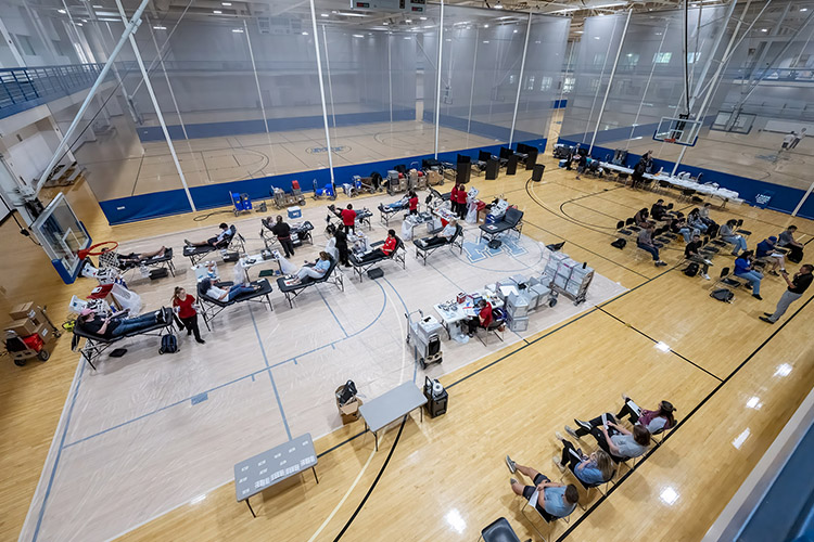 The annual 100 Miles of Hope Red Cross Blood Drive competition between MTSU and Western Kentucky University is took place in the gymnasium of the Student Health, Wellness and Recreation Center Sept. 25-27. A total of 905 units of blood was collected by MTSU and WKU. (MTSU photo by Andy Heidt)