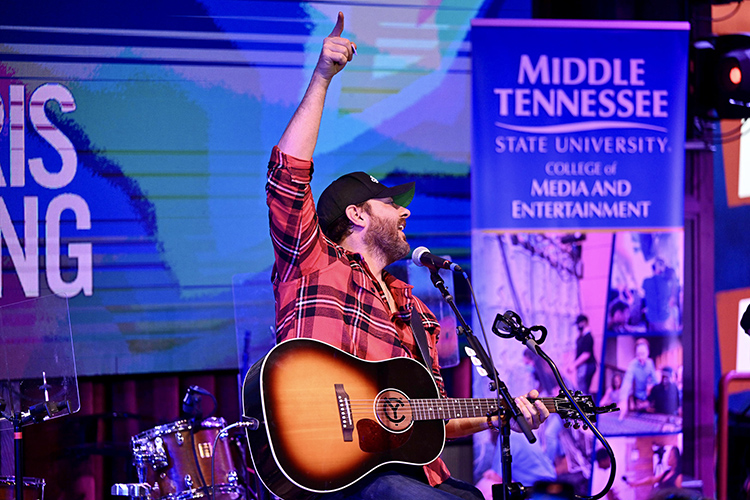 Middle Tennessee State University alumnus and country music superstar Chris Young performs Feb. 7 at Blake Shelton’s Ole Red restaurant and live music venue in downtown Nashville, Tenn., during a special Music in the City event hosted by Nashville Lifestyles magazine. (MTSU photo by James Cessna)