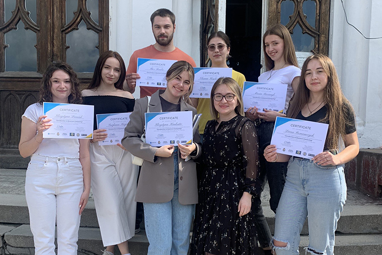 International participants from Middle Tennessee State University’s “STEM with UKRAINE” Initiative hold up their certificates of completion outside of the Institute of Physics, Mathematics, Economics and Innovation Technologies at the Drohobych Ivan Franko State Pedagogical University in Drohobych, Ukraine, in May 2024. MTSU Physics and Astronomy Department associate professor Hanna Terletska, the project’s head who also directs the university’s larger Quantum Education Initiative, partnered with Khrystyna Voitovych, second from right in the front row, associate dean from the university, to put on the project. (Submitted photo)