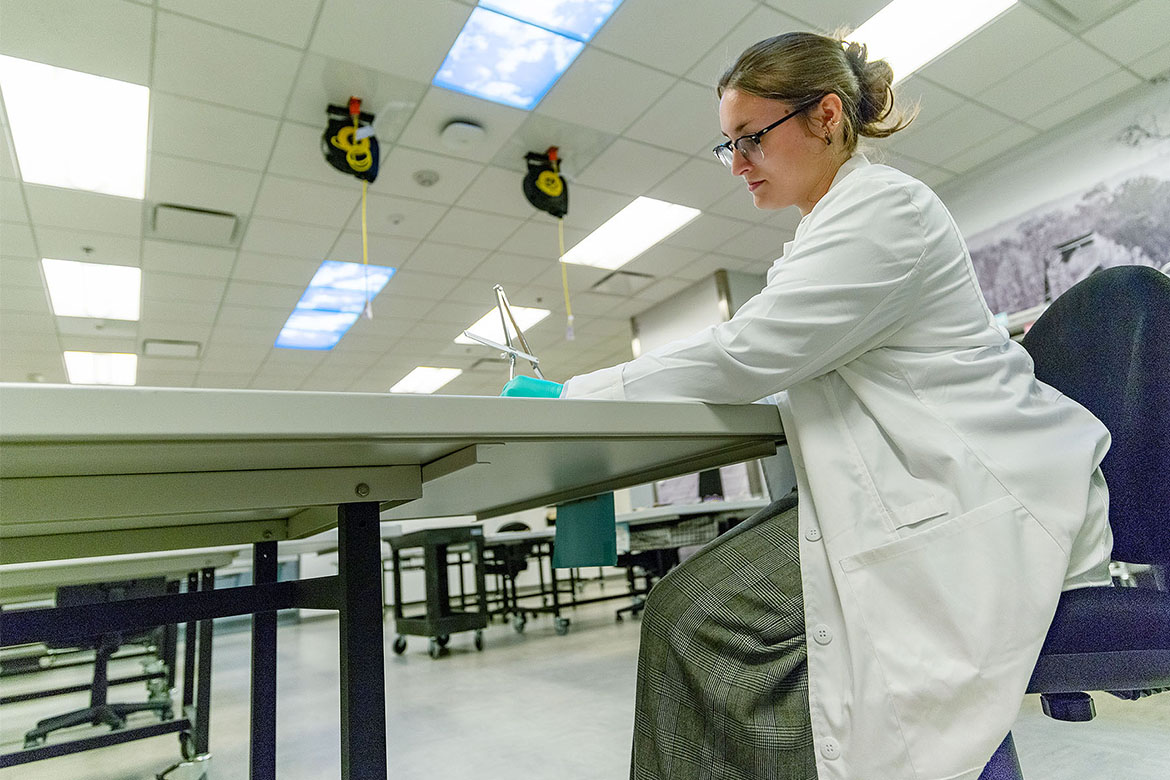 Rose Raymer, a senior Middle Tennessee State University anthropology major from Dickson, Tenn., measures a spåecimen in the U.S. Department of Defense POW/MIA Accounting Agency’s forensic laboratory located at Offutt Air Force Base in Omaha, Nebraska. Raymer was one of six students to participate in laboratory training through the Naval Research Enterprise Internship Program. (Submitted photo)