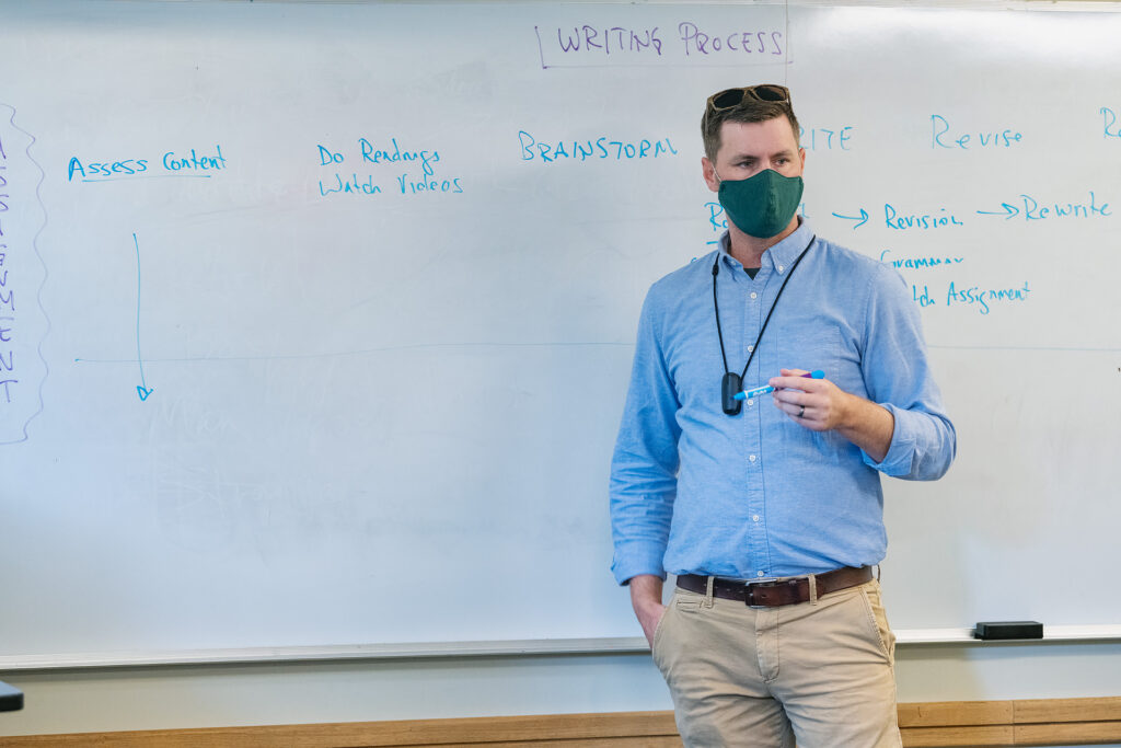 Ryan Korstange, University 1010 faculty, teaching in Monohan Hall. (Photo: Andy Heidt)