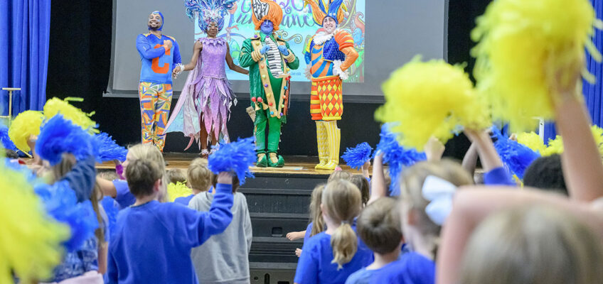 Homer Pittard Campus School students in Murfreesboro, Tenn., cheer for performers of the POMP, SNOW & CIRQUEumstance holiday show after a performance on Oct. 22, 2026, thanks to a partnership with Gaylord Opryland and Middle Tennessee State University’s College of Education. (MTSU Photo by J. Intintoli)